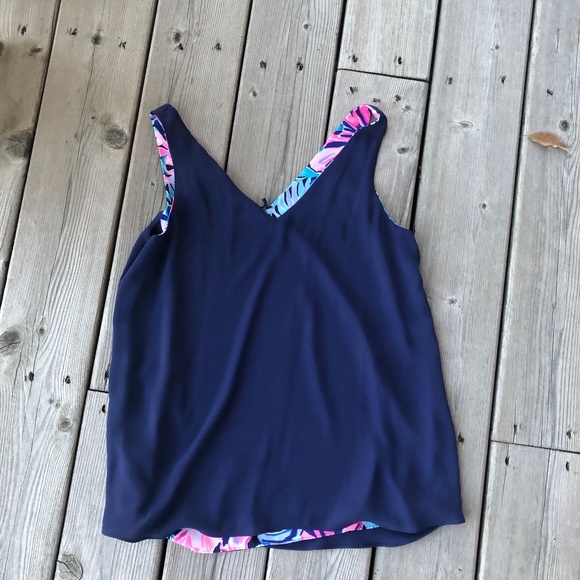 NWOT REVERSIBLE Lilly Pulitzer Top - Picture 2 of 2